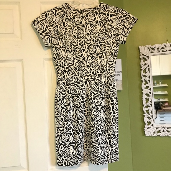 Dress by collective Concepts - Picture 2 of 5